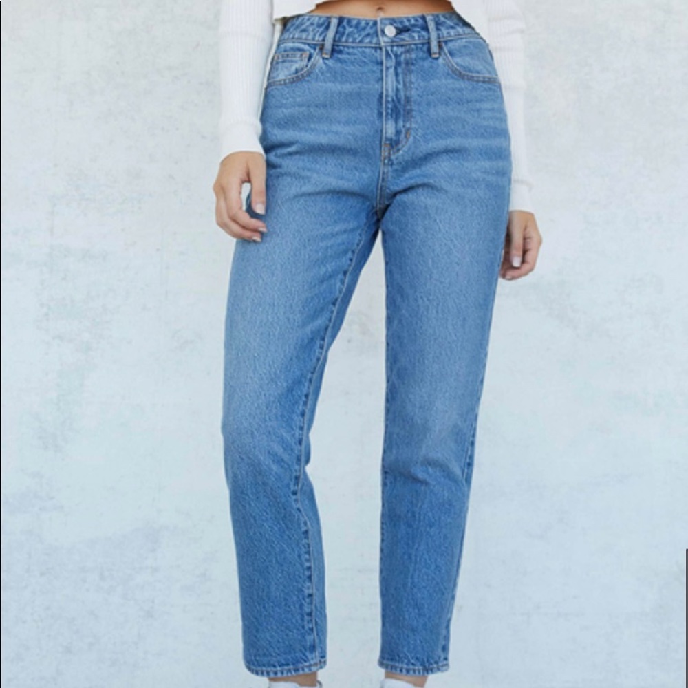 PacSun Medium Blue Mom Jeans - size 26 👖